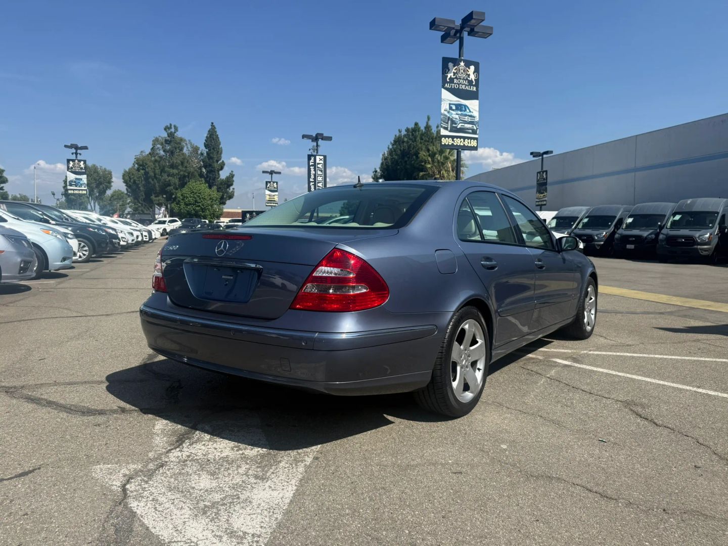 Mercedes-Benz E500 photo 5