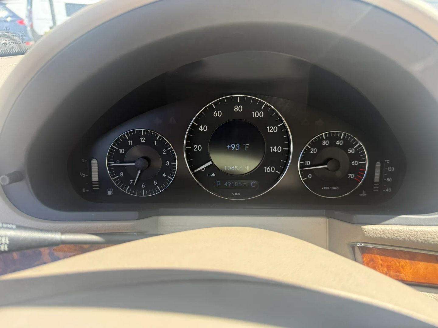 Mercedes-Benz E500 photo 10