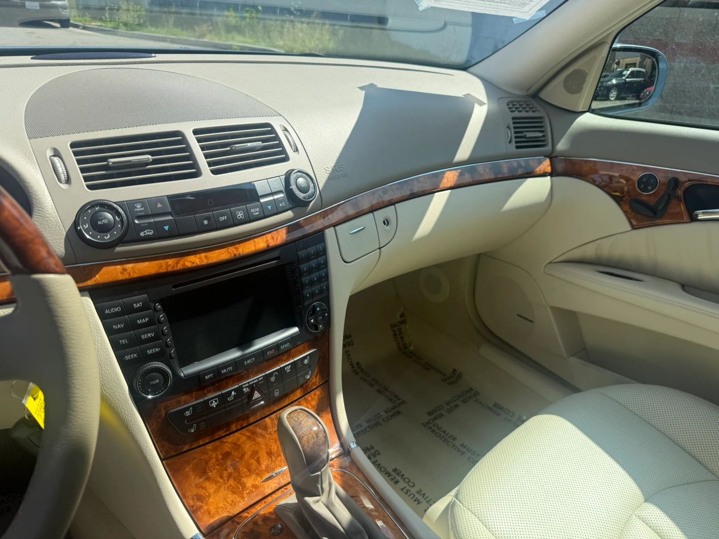 Mercedes-Benz E500 photo 11