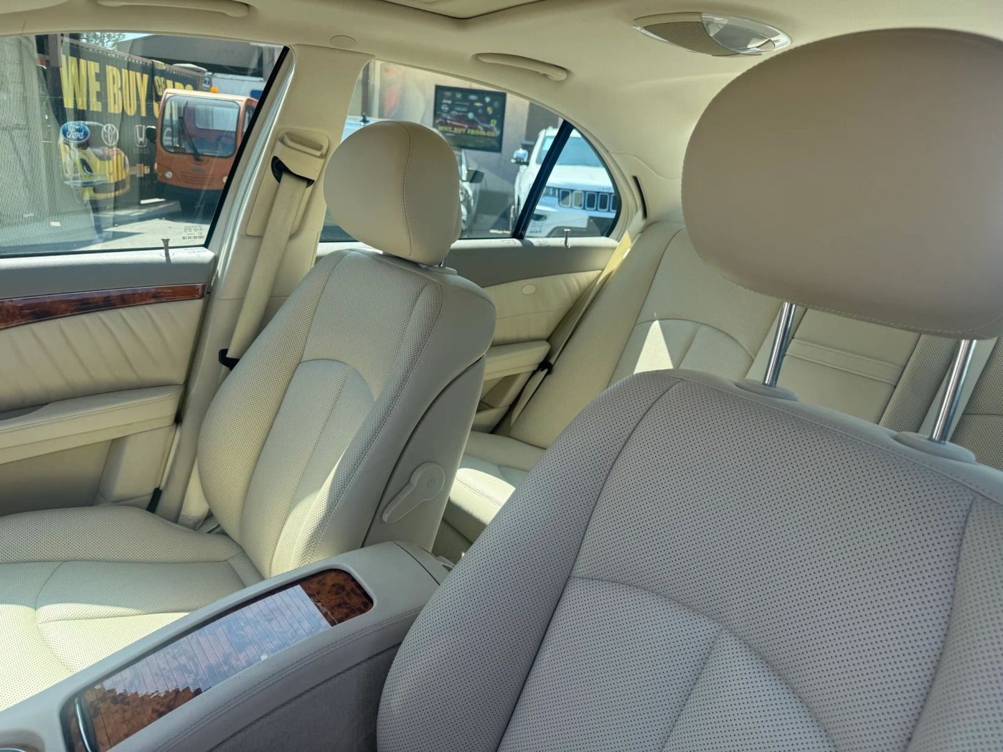 Mercedes-Benz E500 photo 12