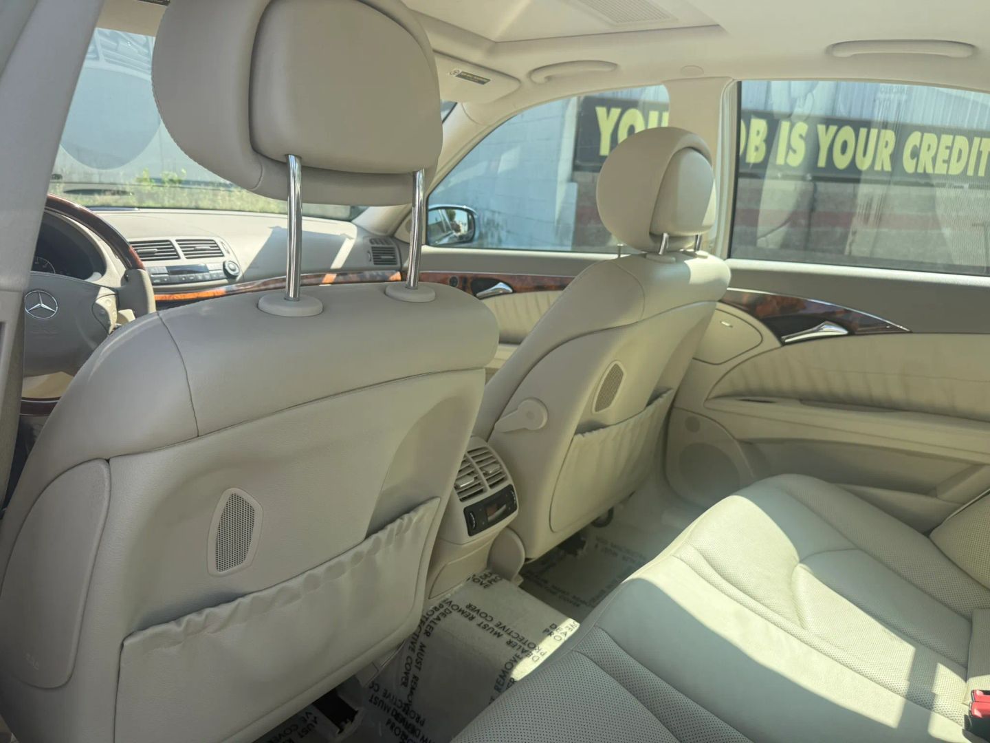 Mercedes-Benz E500 photo 13