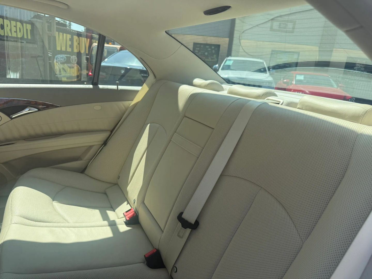 Mercedes-Benz E500 photo 14