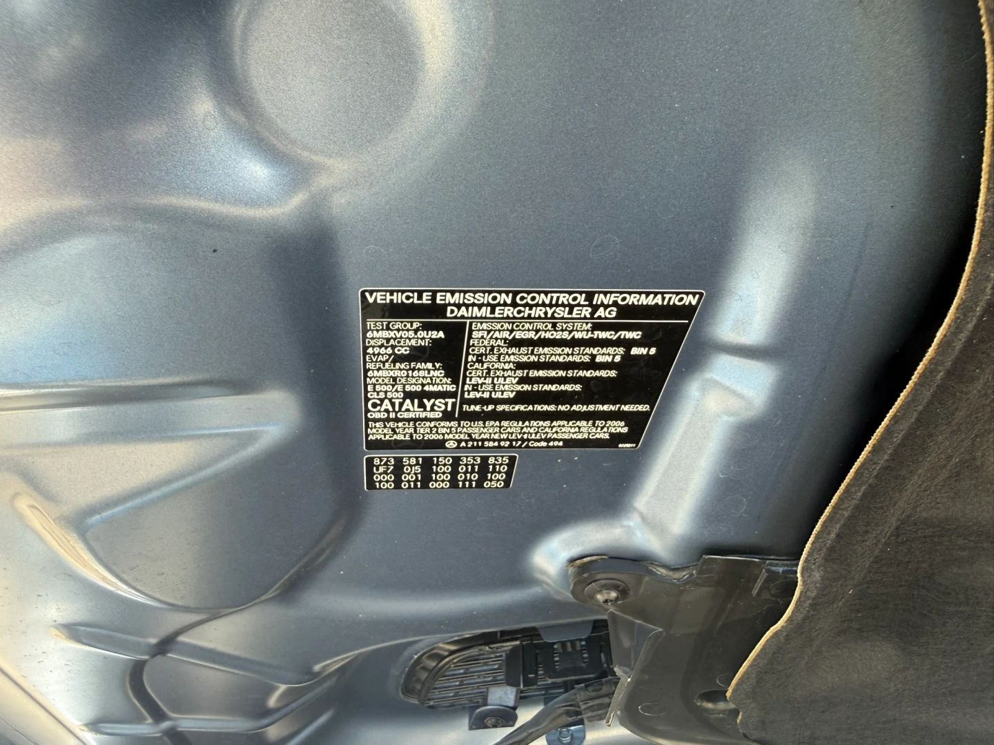 Mercedes-Benz E500 photo 17