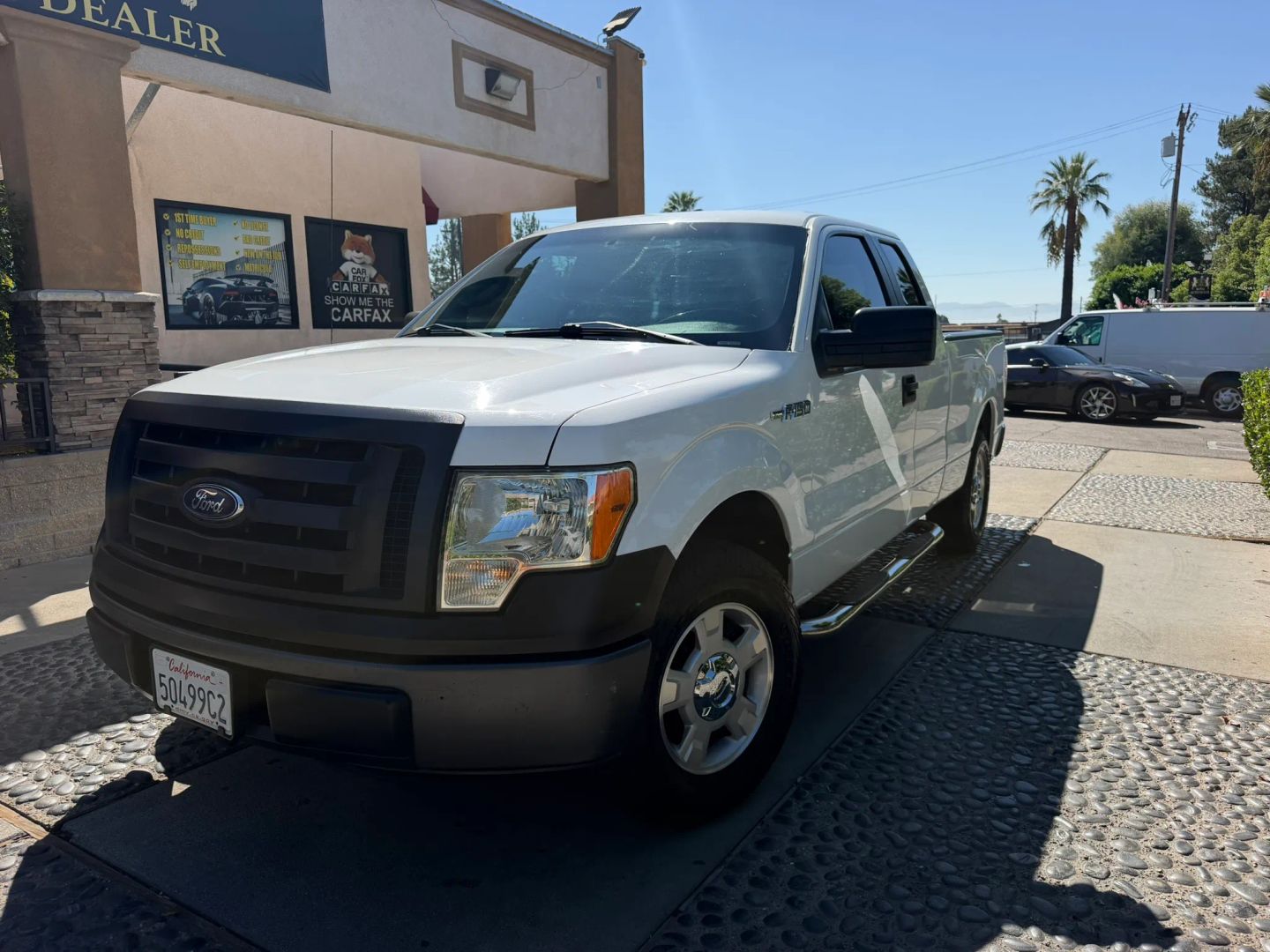 Ford F-150 photo 2