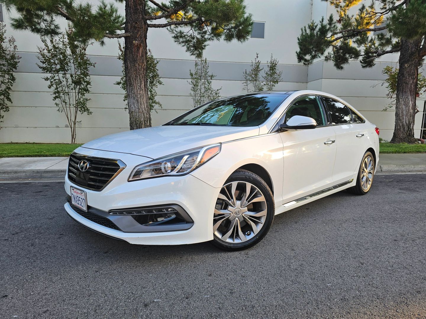 Hyundai Sonata photo 2
