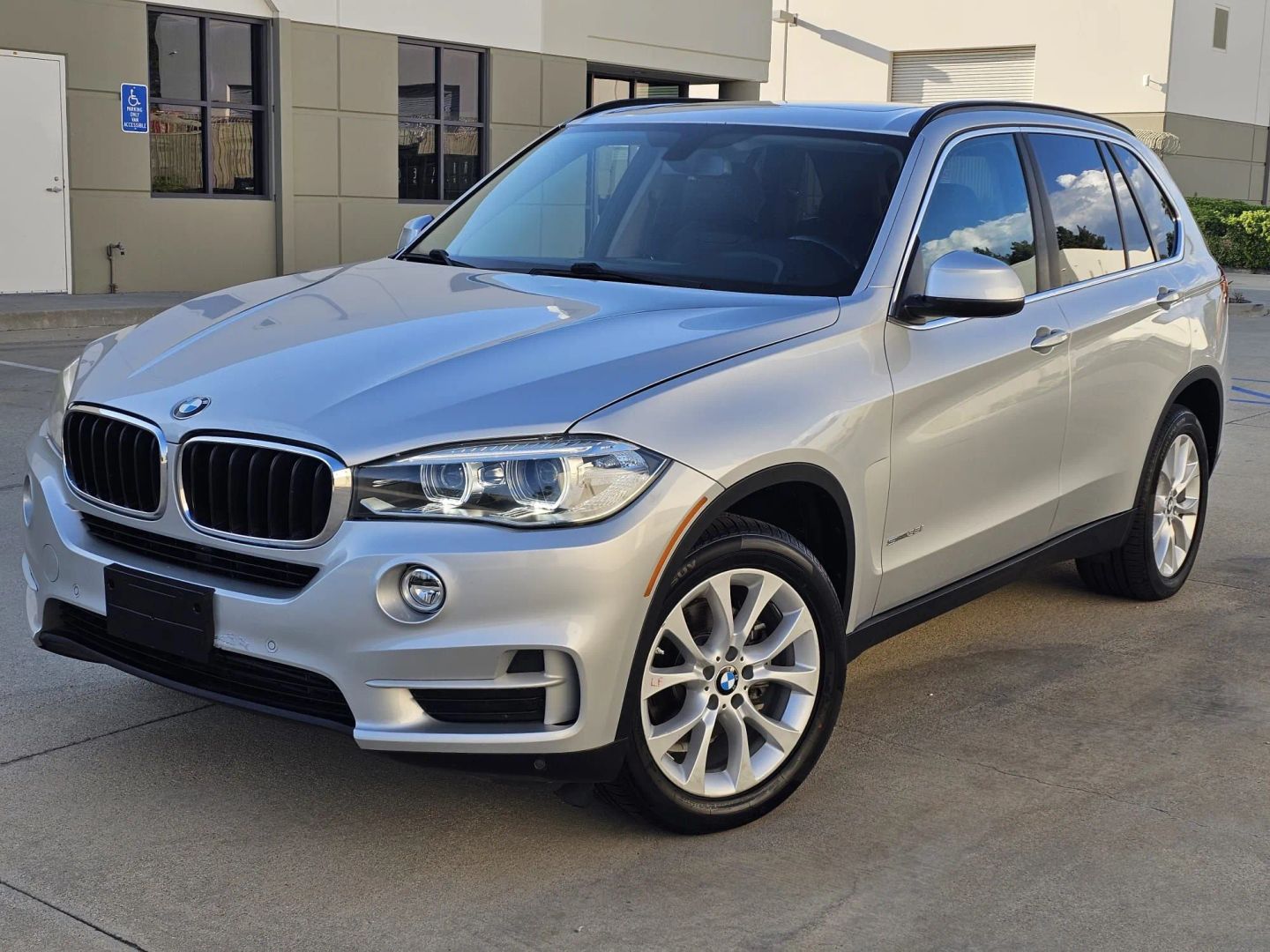 BMW X5 photo 2