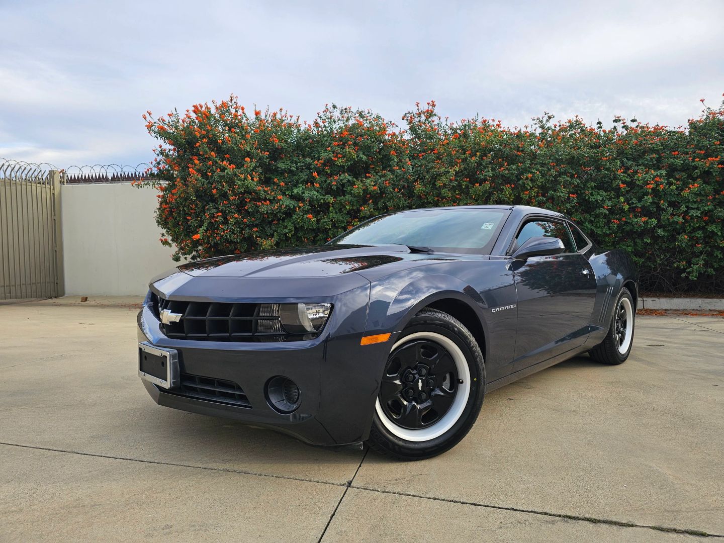 Chevrolet Camaro photo 2