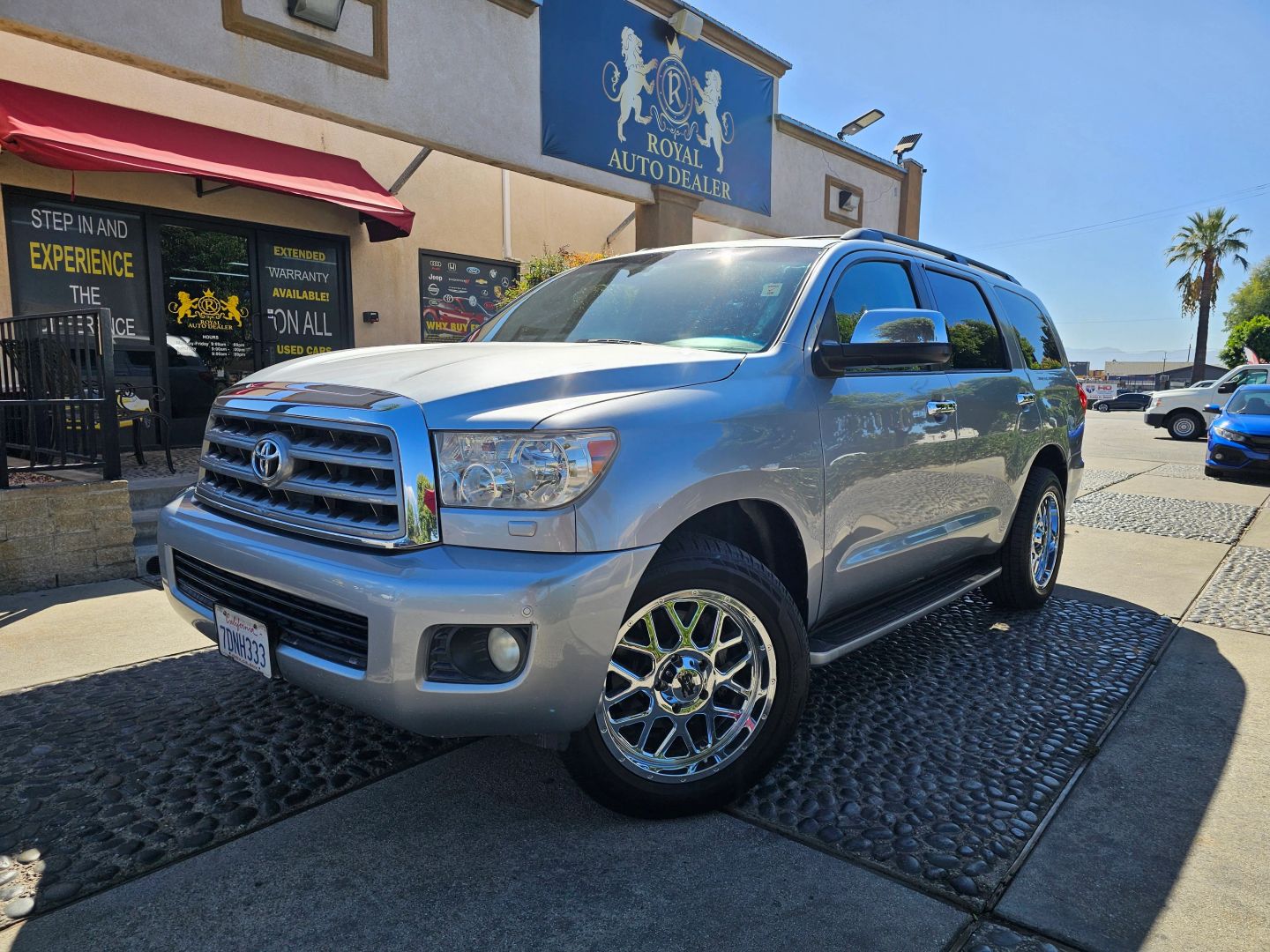 Toyota Sequoia photo 2