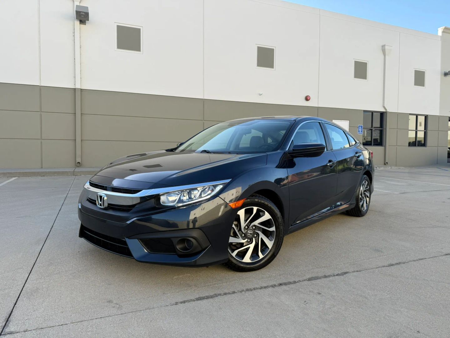 Honda Civic photo 2