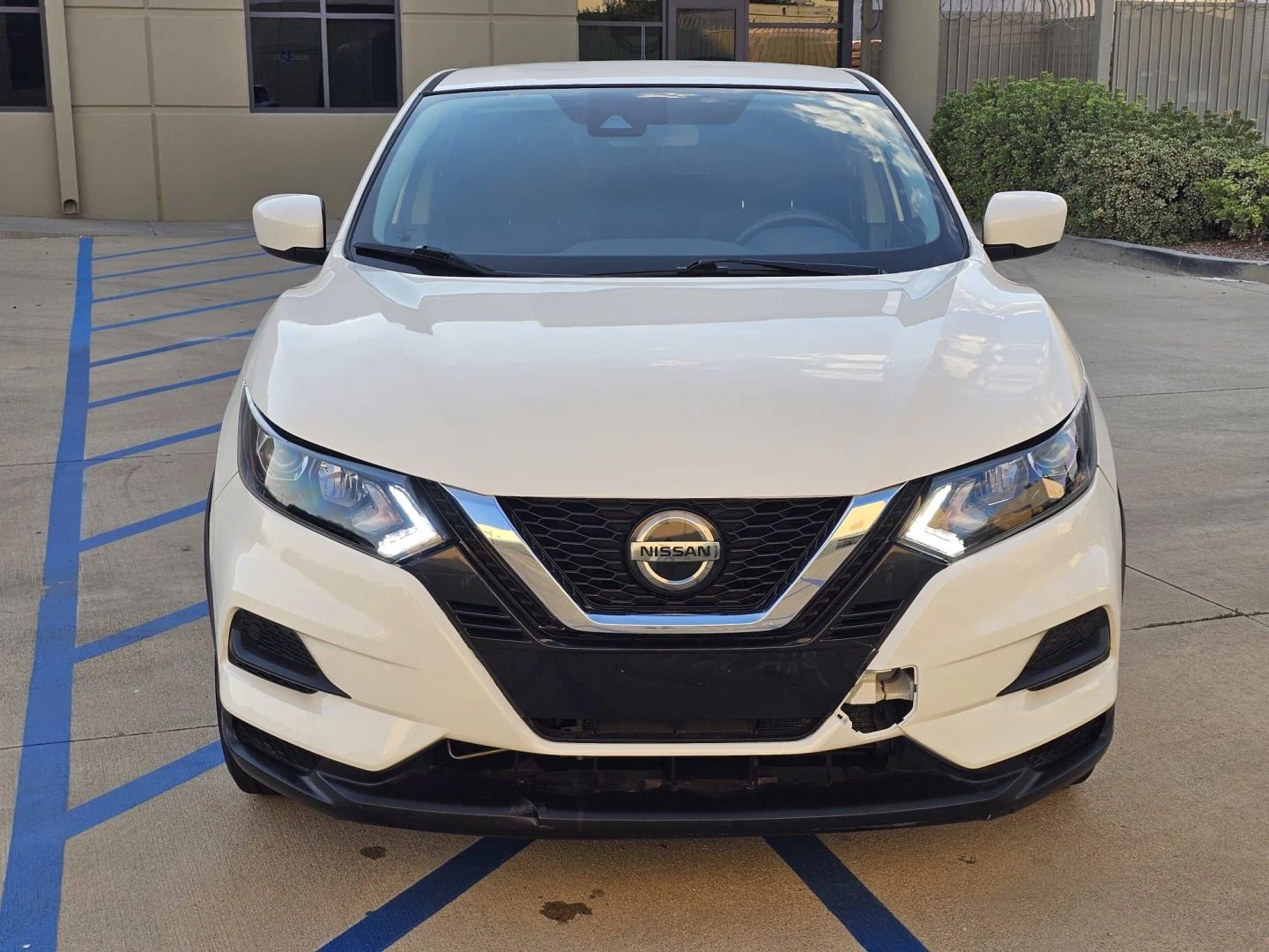 Nissan Rogue Sport photo 3