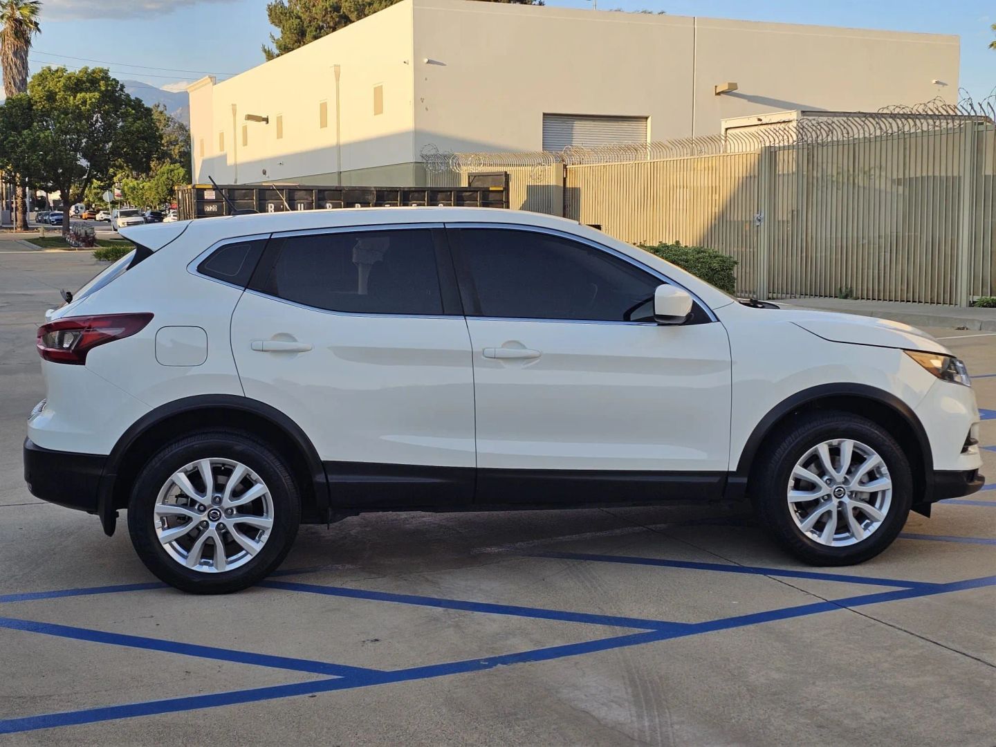 Nissan Rogue Sport photo 5