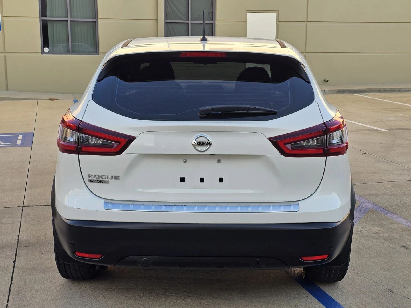 Nissan Rogue Sport photo 6