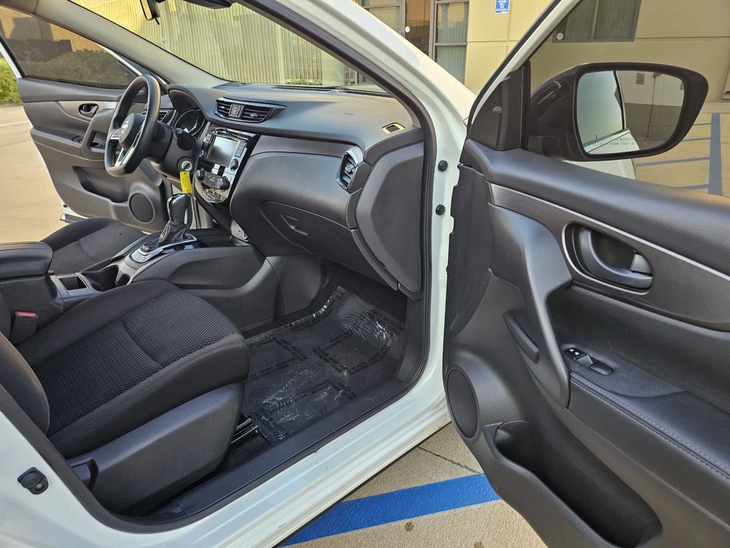Nissan Rogue Sport photo 19