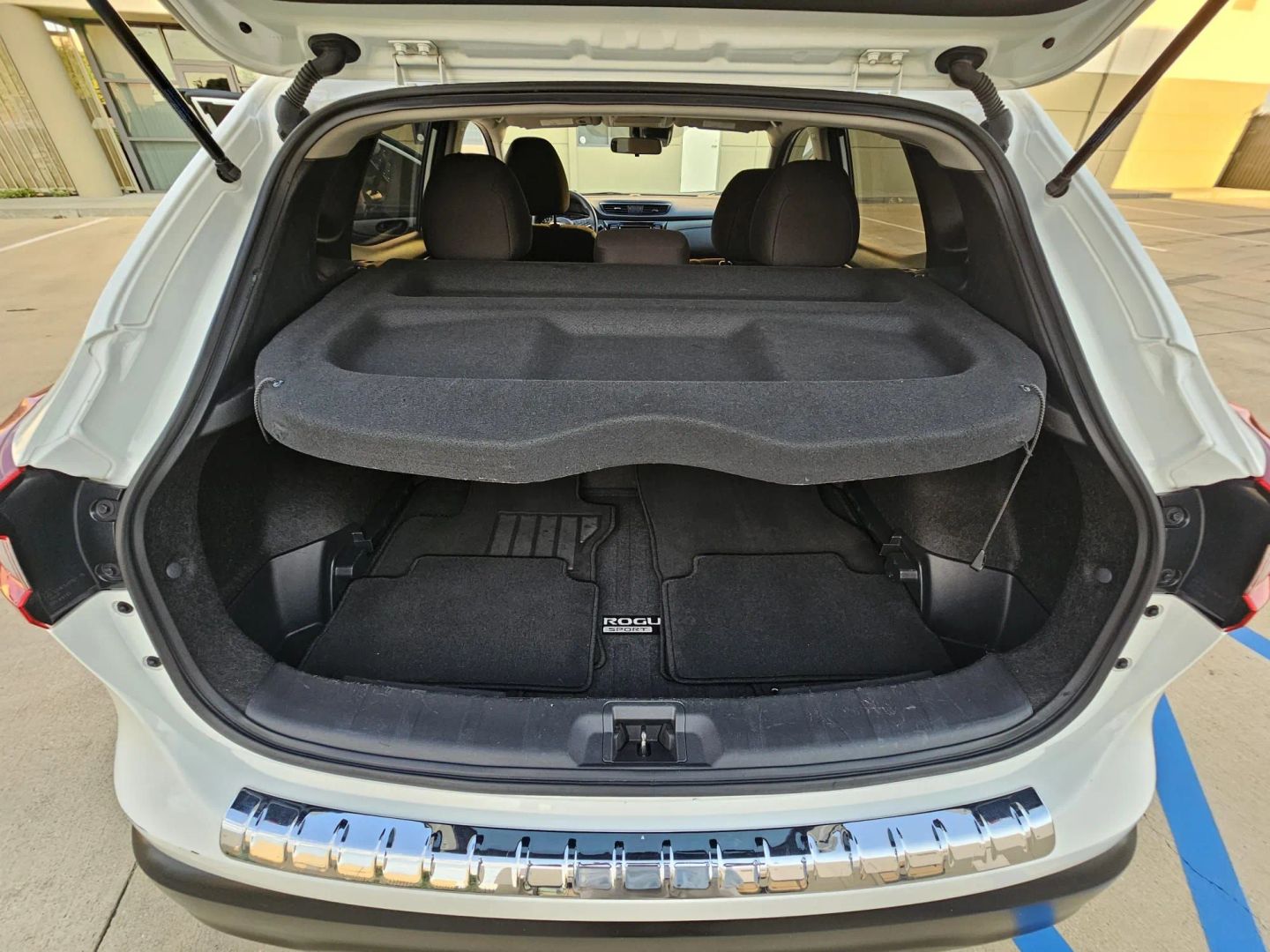 Nissan Rogue Sport photo 23
