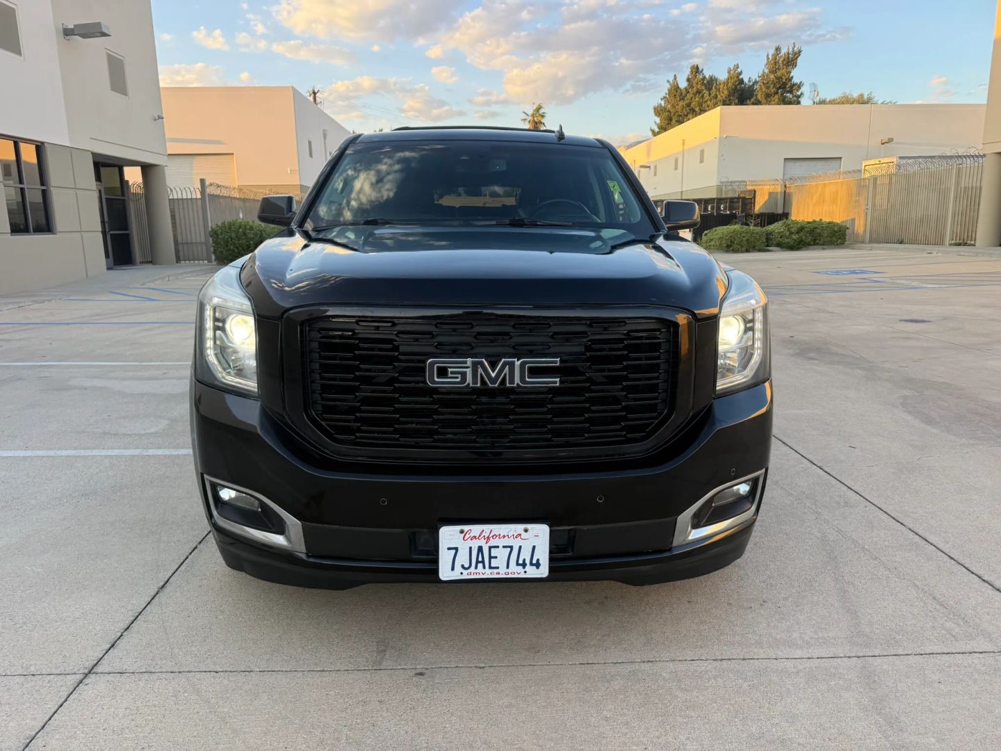 GMC Yukon XL photo 4