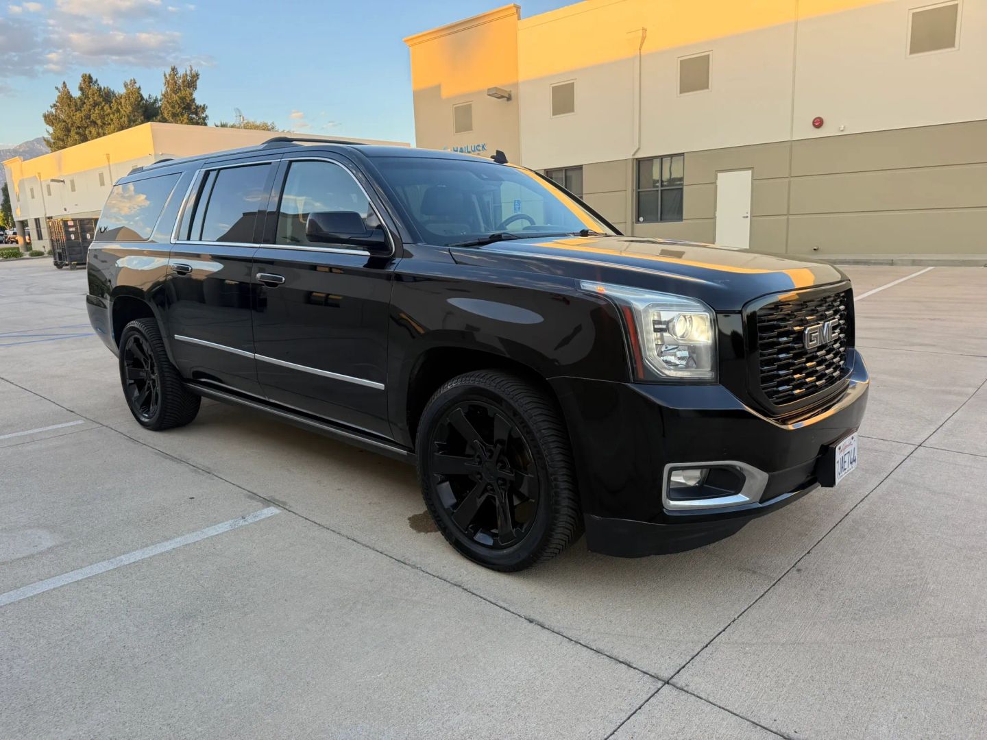 GMC Yukon XL photo 5
