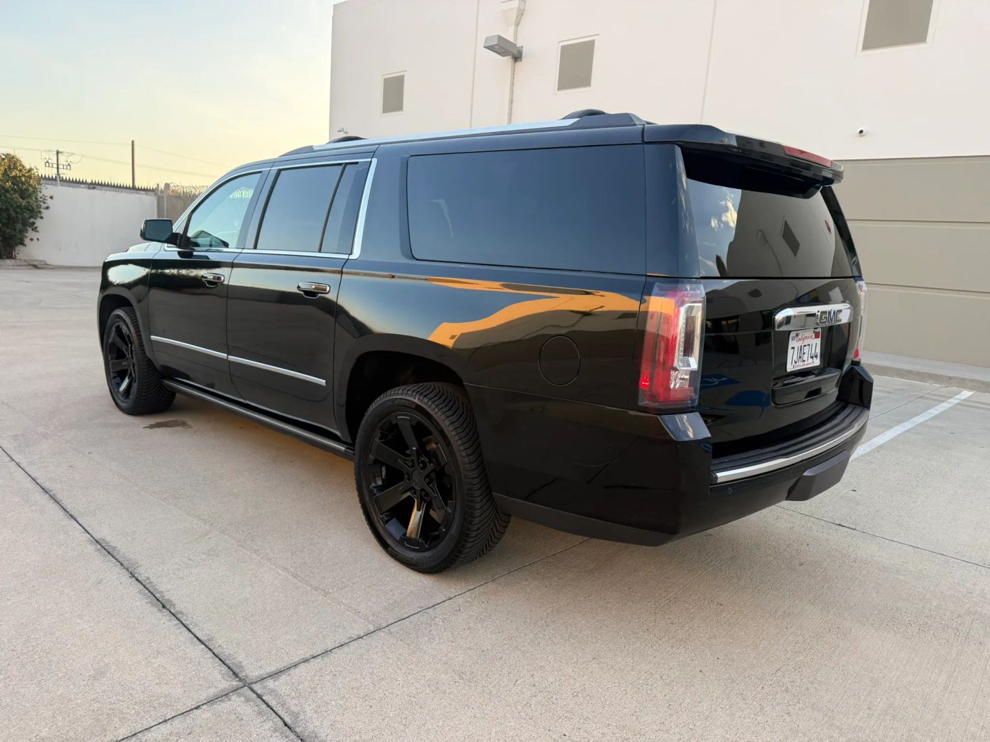 GMC Yukon XL photo 9