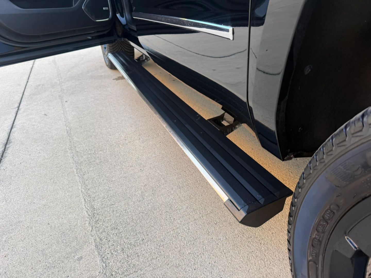 GMC Yukon XL photo 12