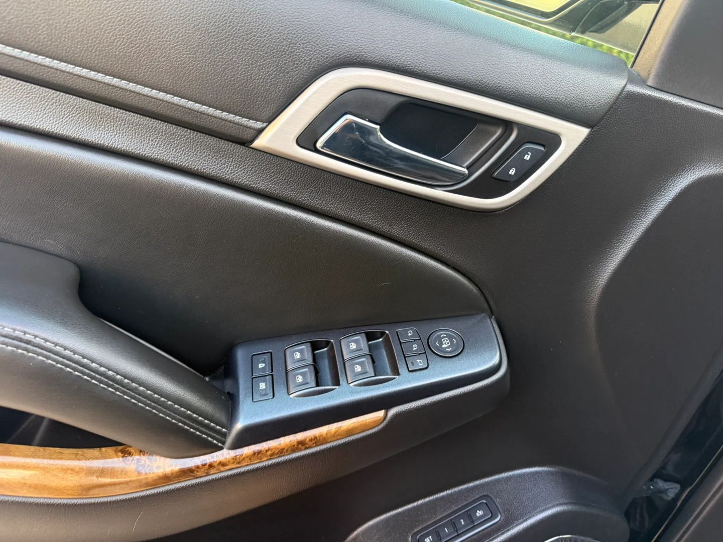 GMC Yukon XL photo 13