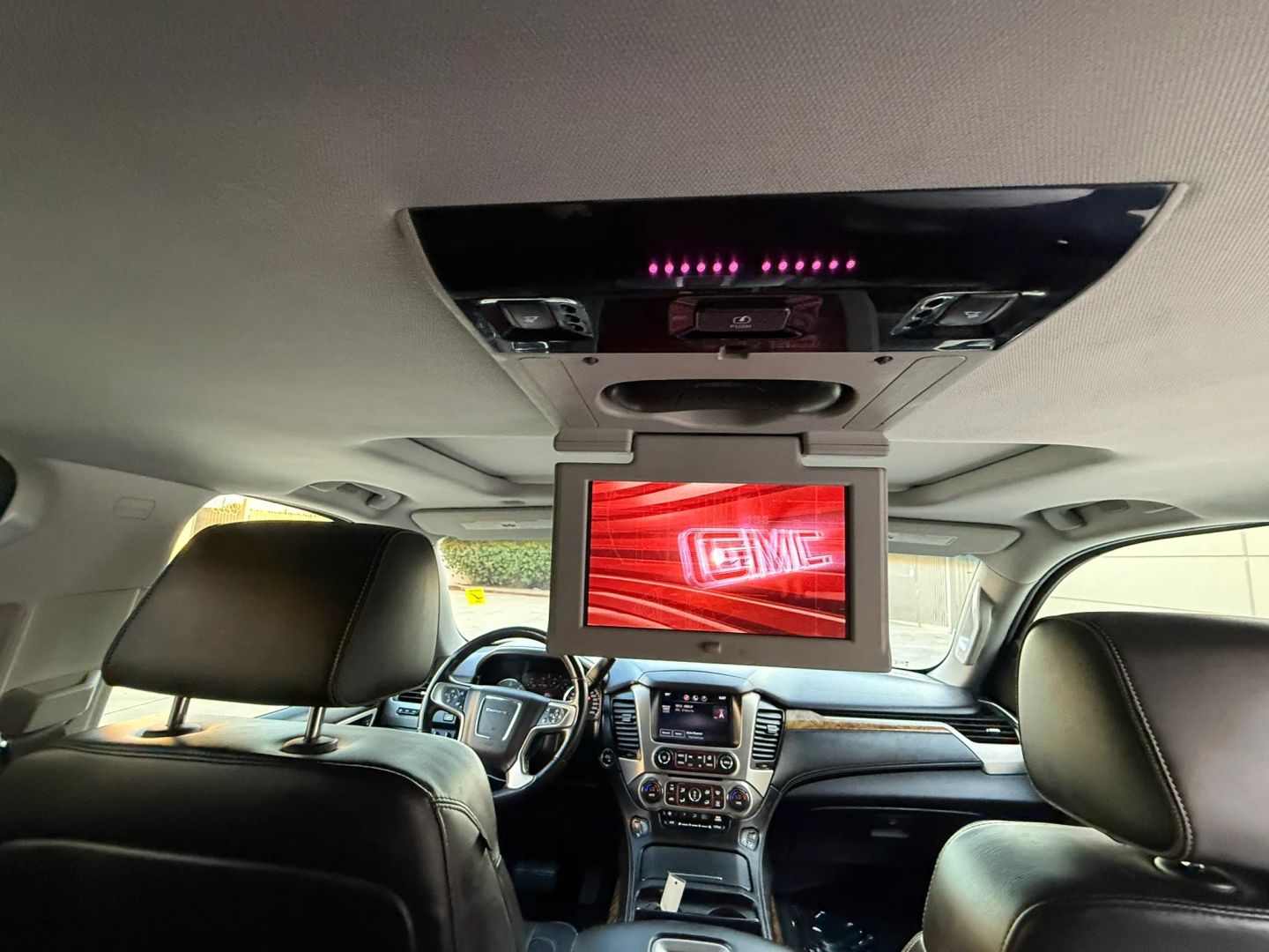 GMC Yukon XL photo 29