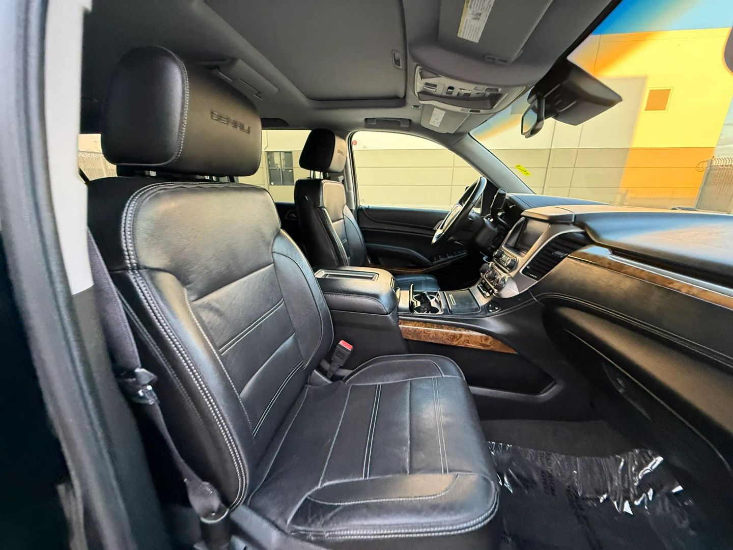 GMC Yukon XL photo 32