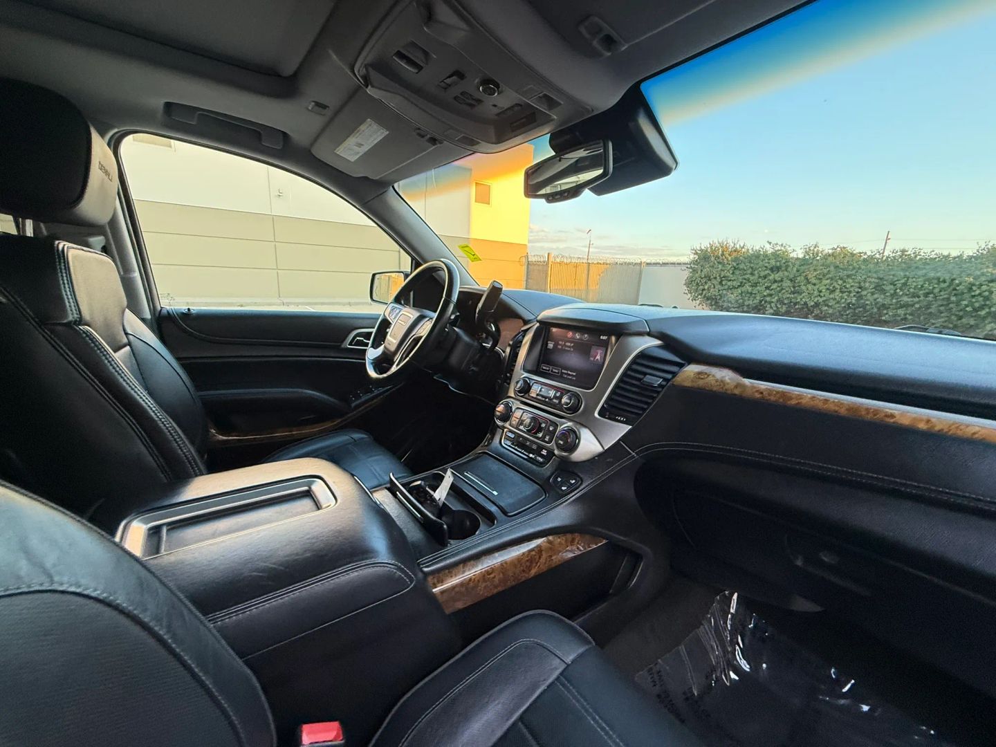 GMC Yukon XL photo 33