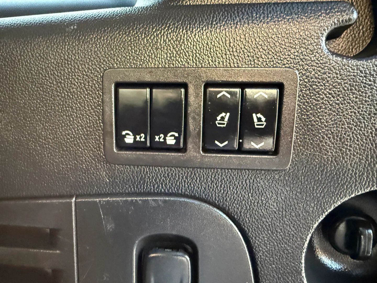 GMC Yukon XL photo 37