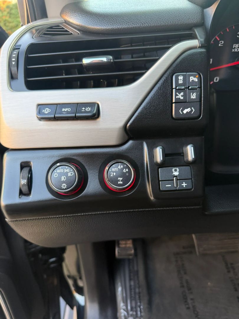 GMC Yukon XL photo 40
