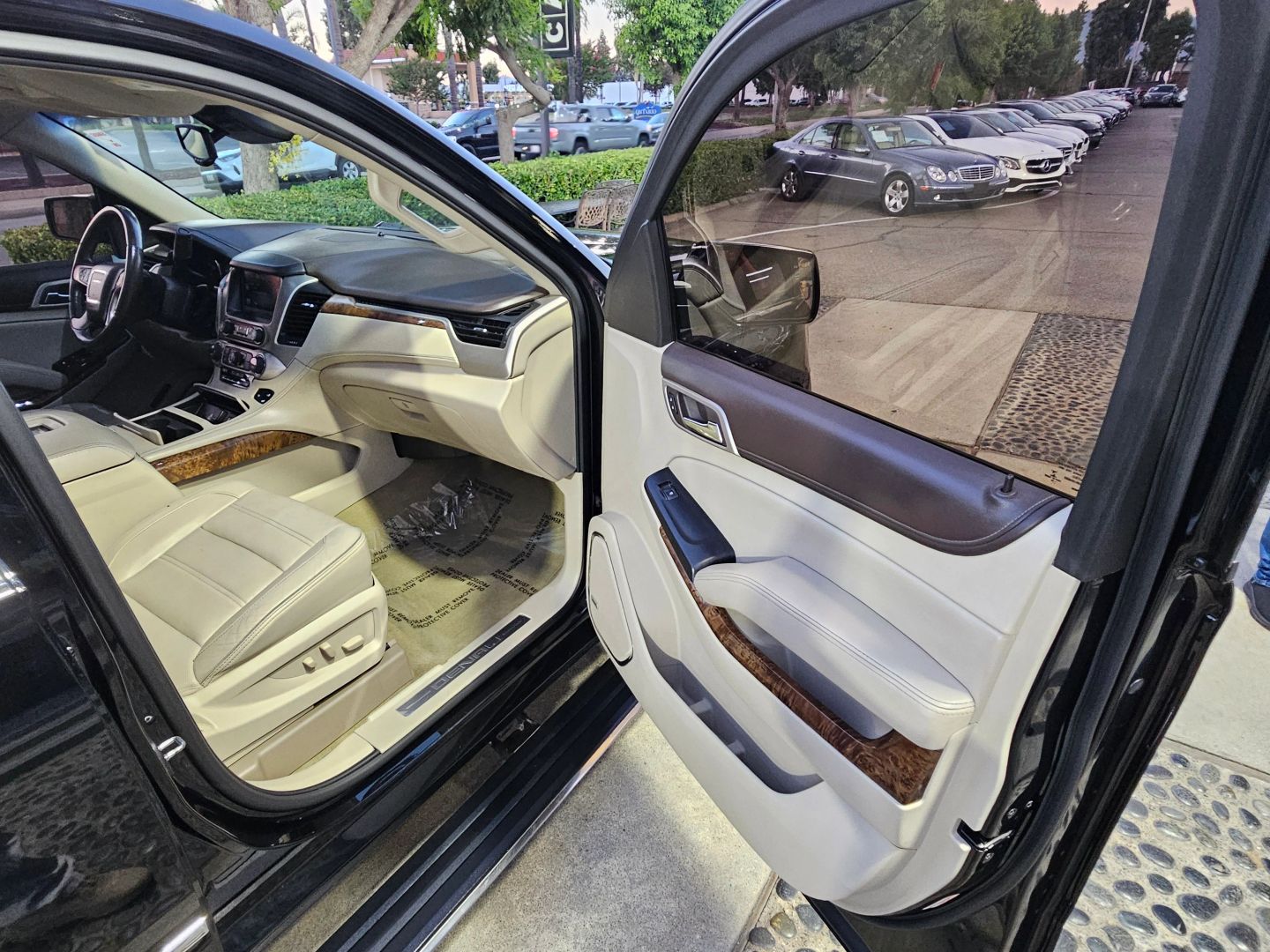 GMC Yukon photo 26