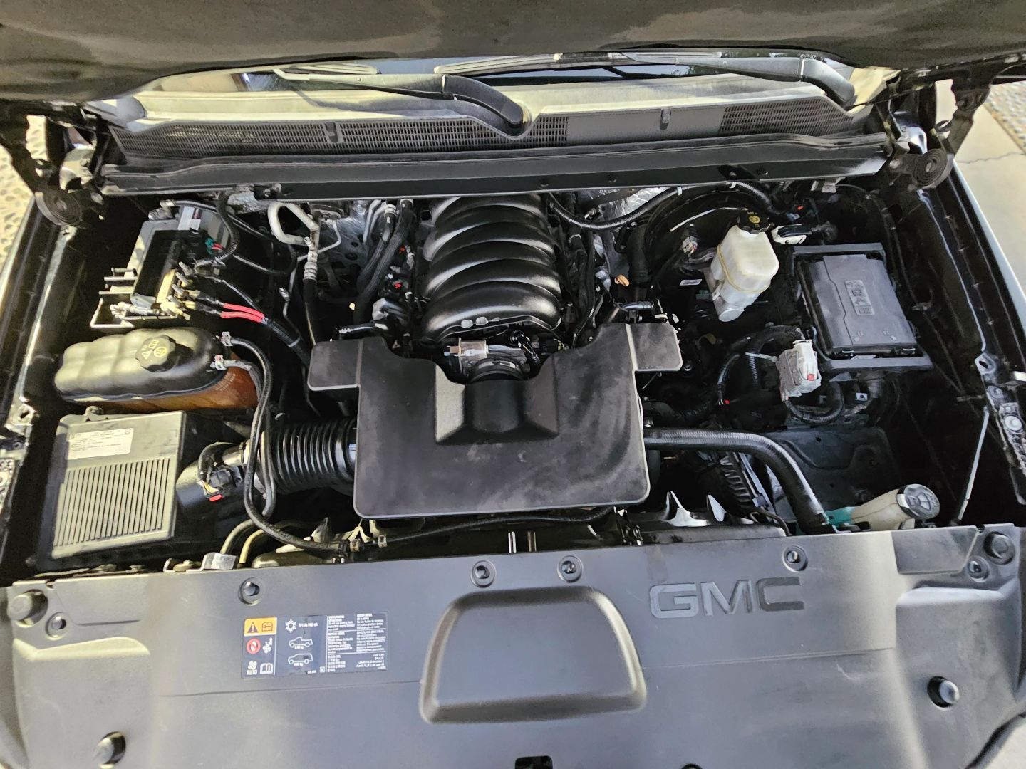 GMC Yukon photo 36