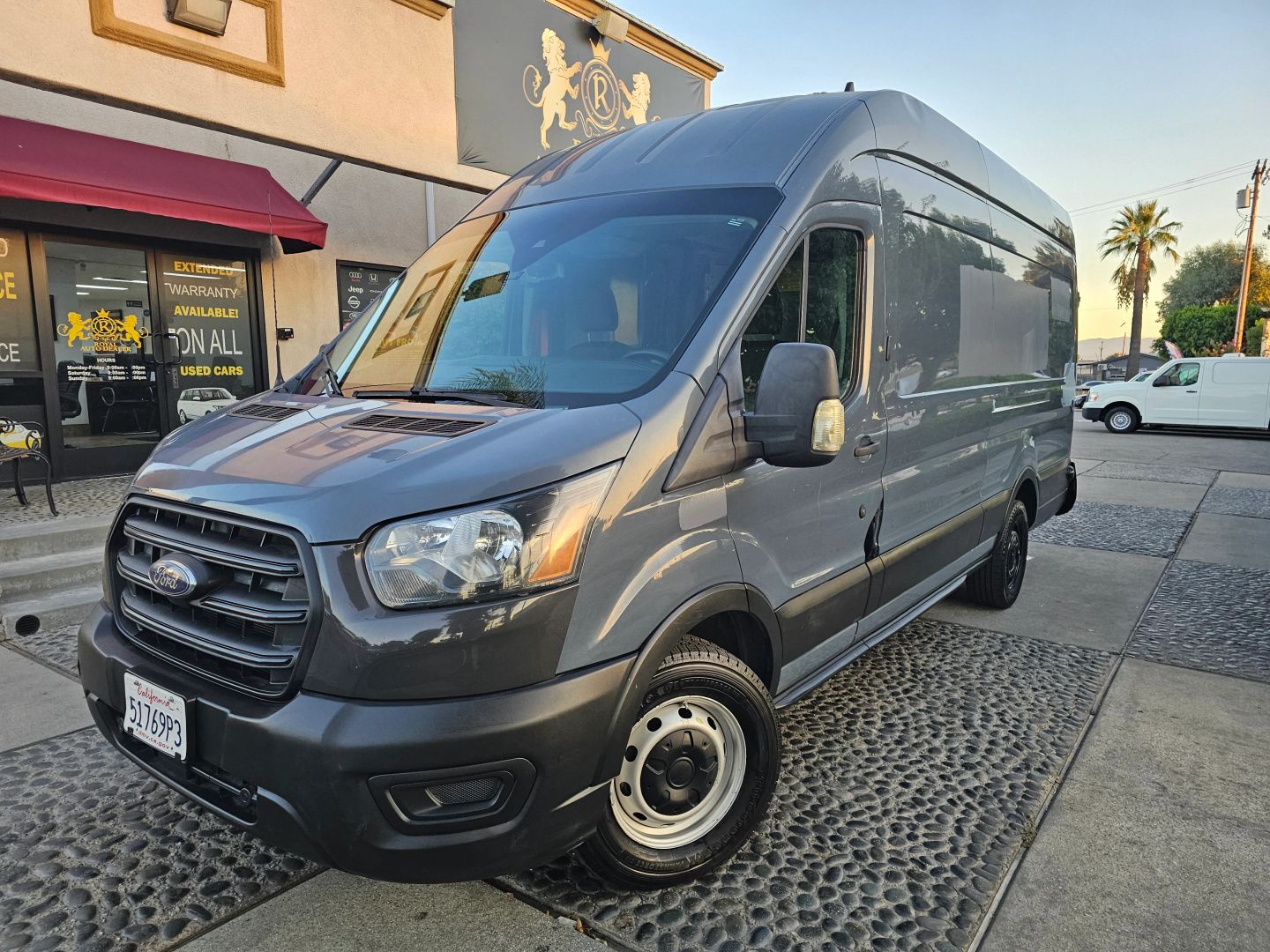 Ford Transit photo 2