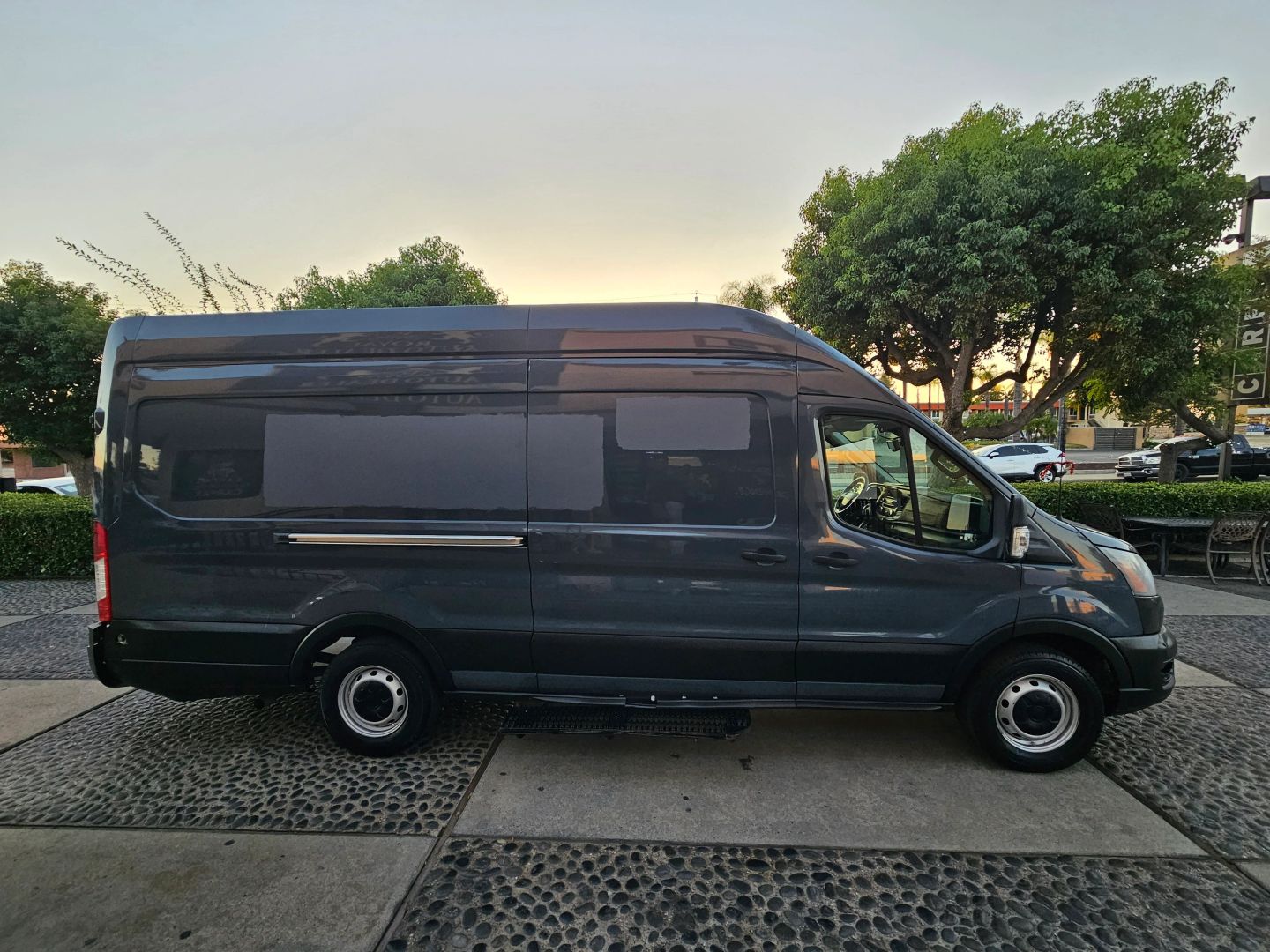 Ford Transit photo 5
