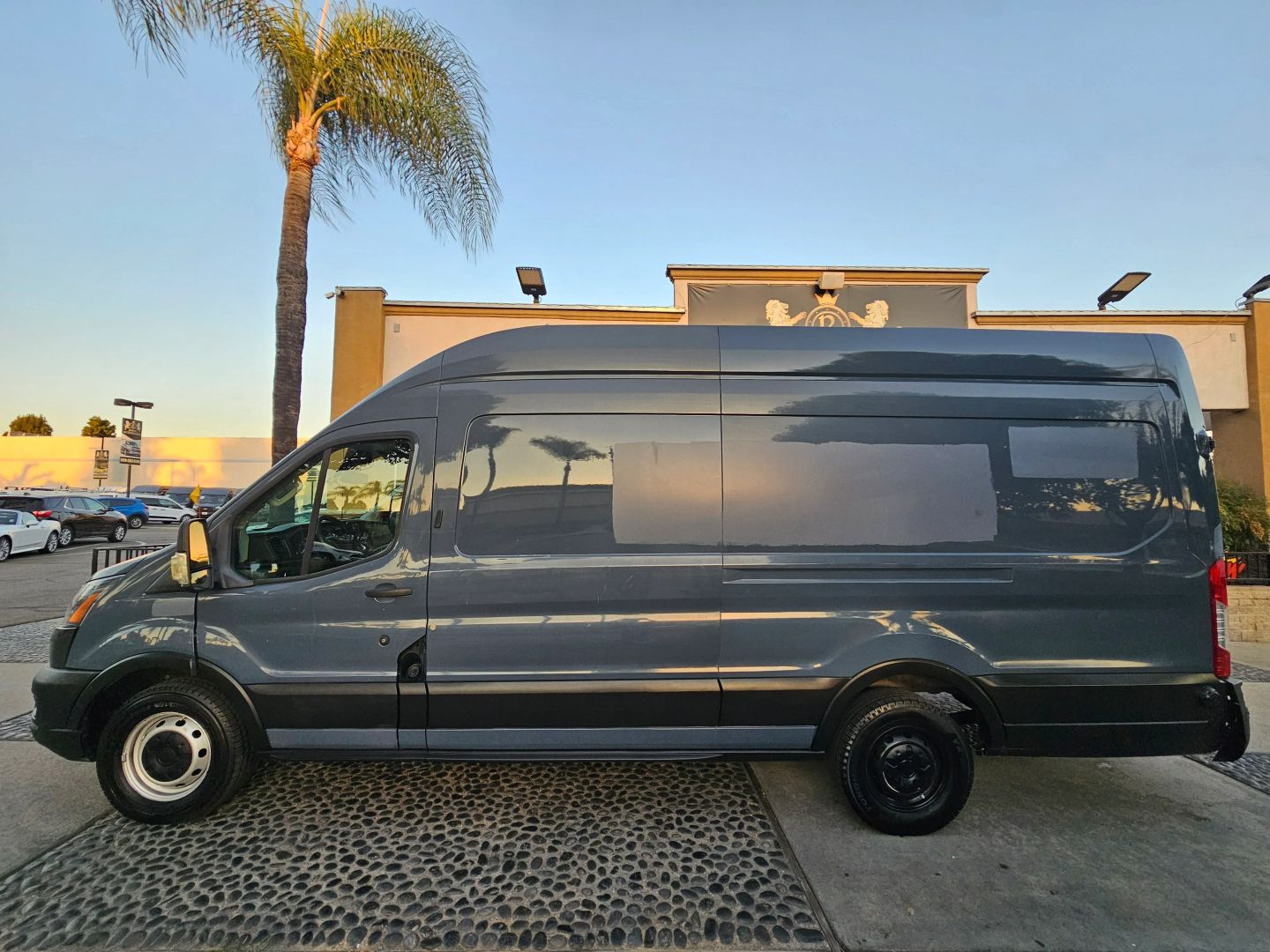 Ford Transit photo 9