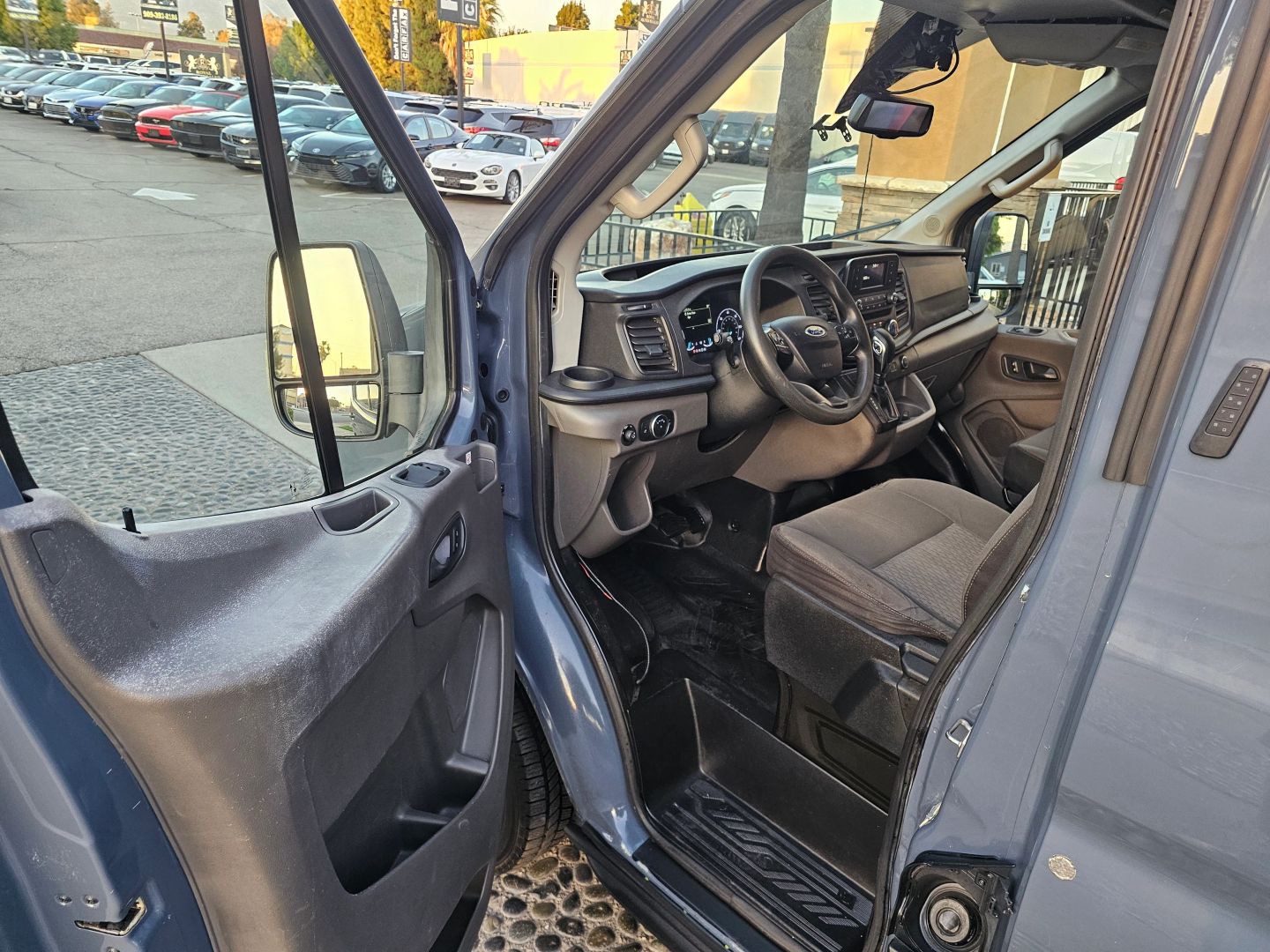 Ford Transit photo 10