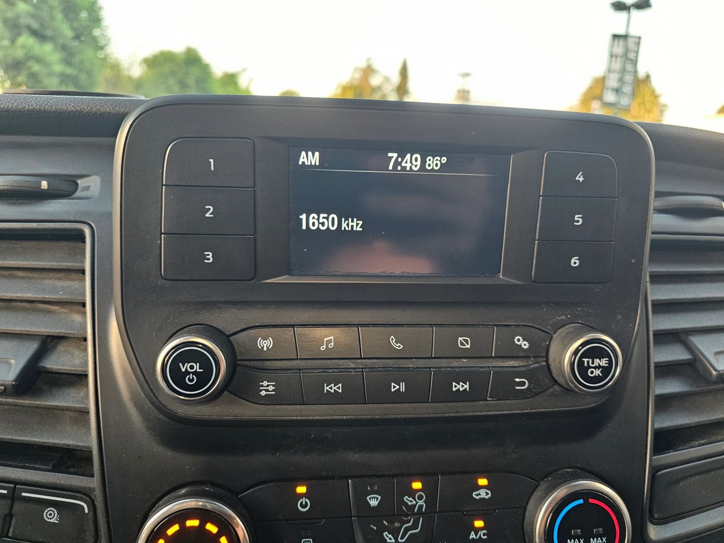 Ford Transit photo 13