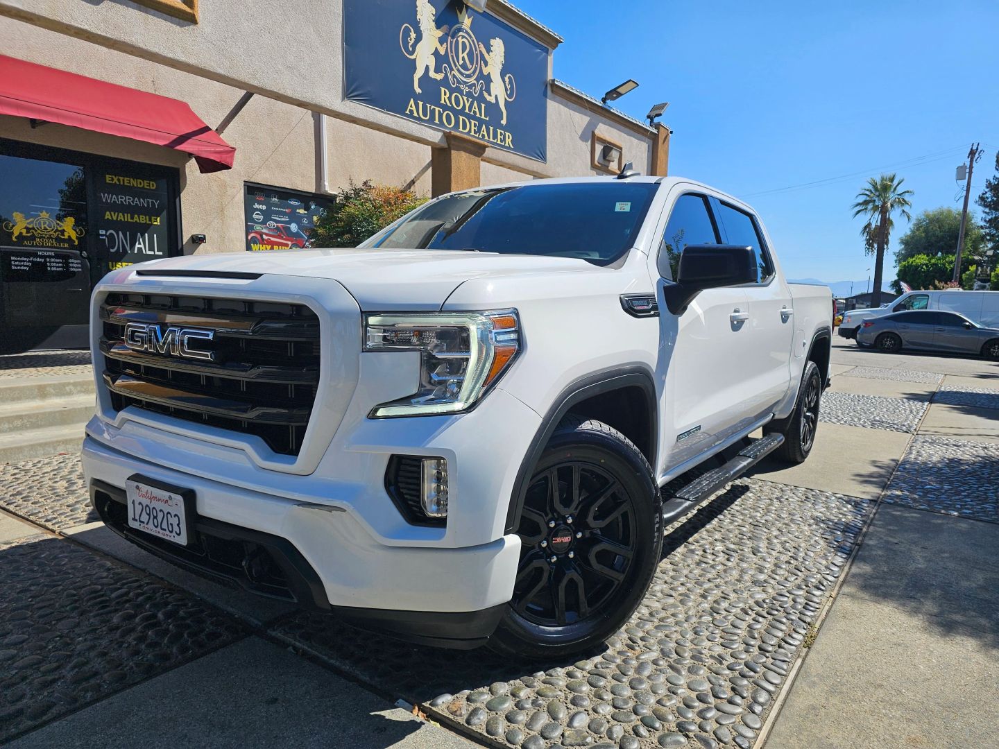 GMC Sierra photo 2