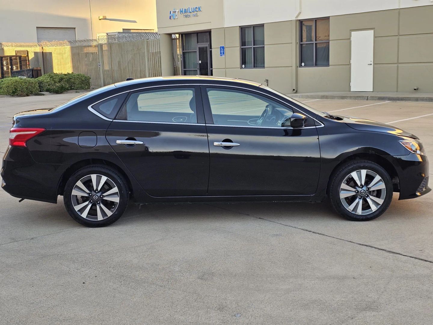 Photo 2 of this Nissan Sentra