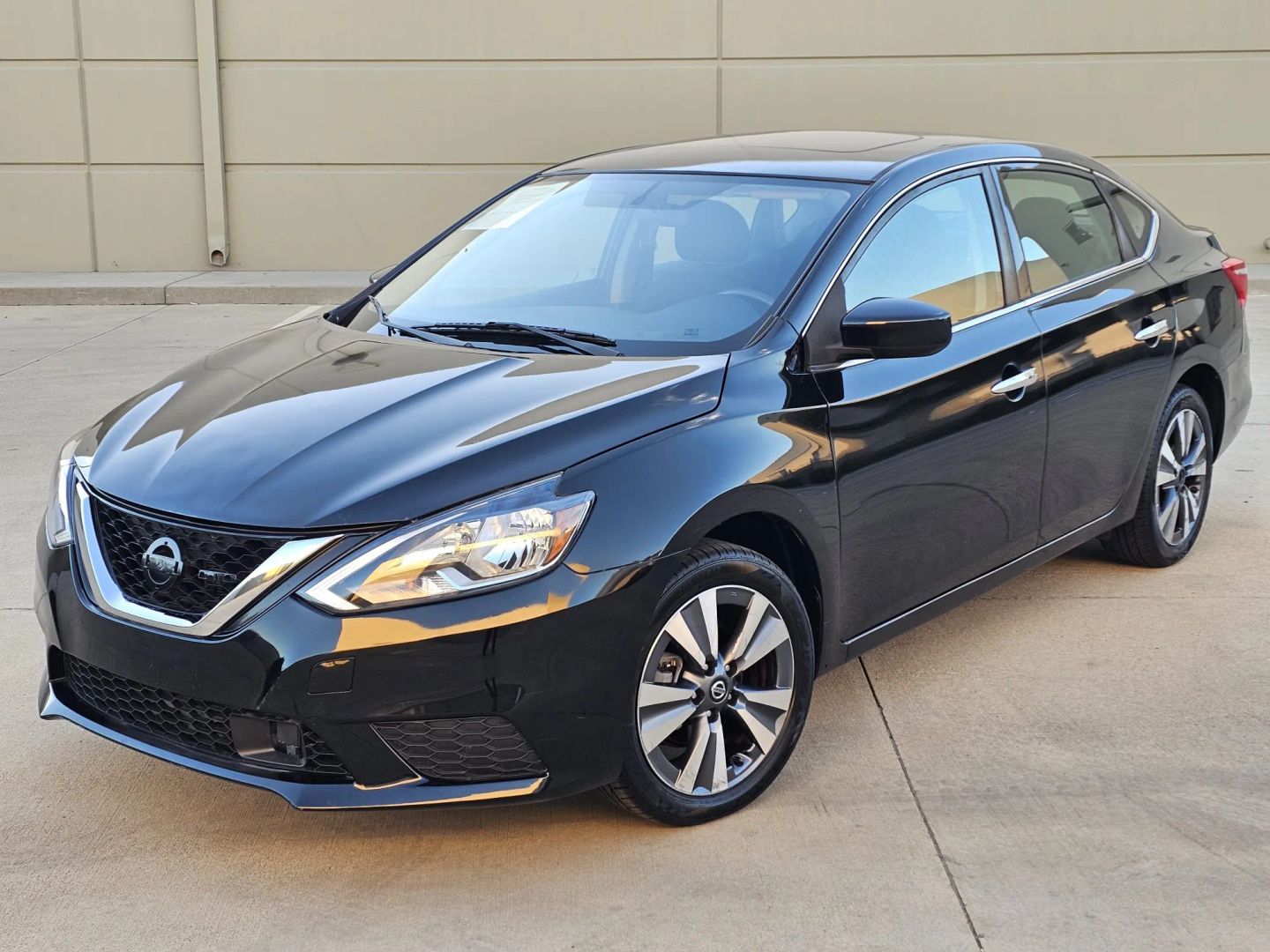 Photo 5 of this Nissan Sentra