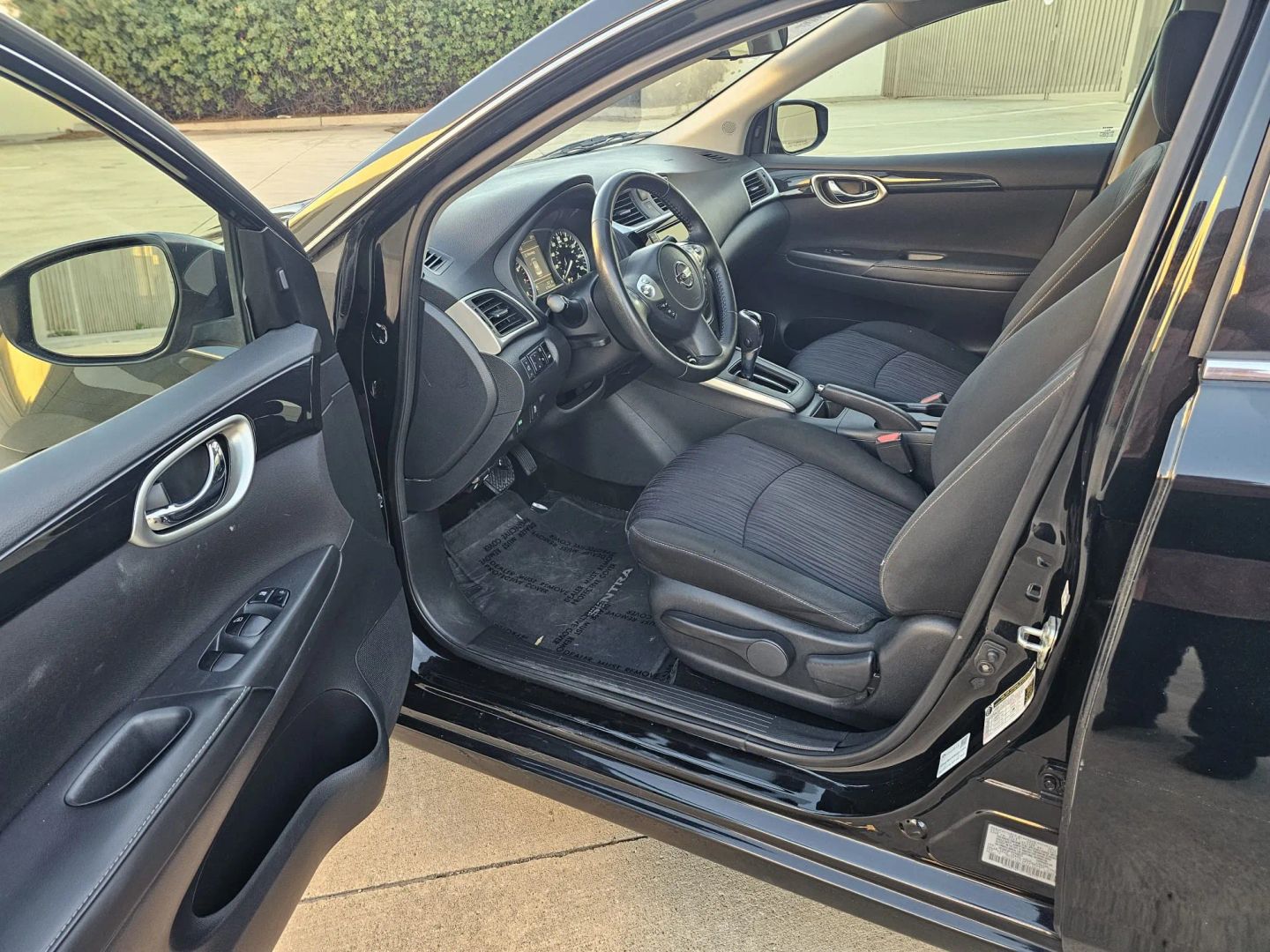 Photo 10 of this Nissan Sentra