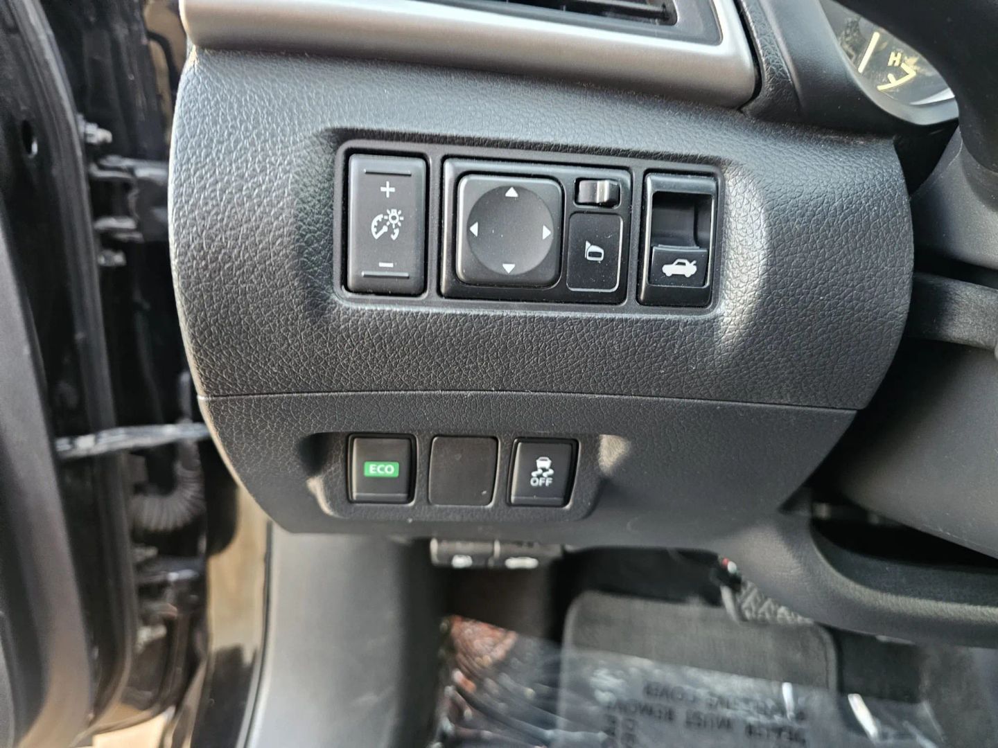Photo 14 of this Nissan Sentra