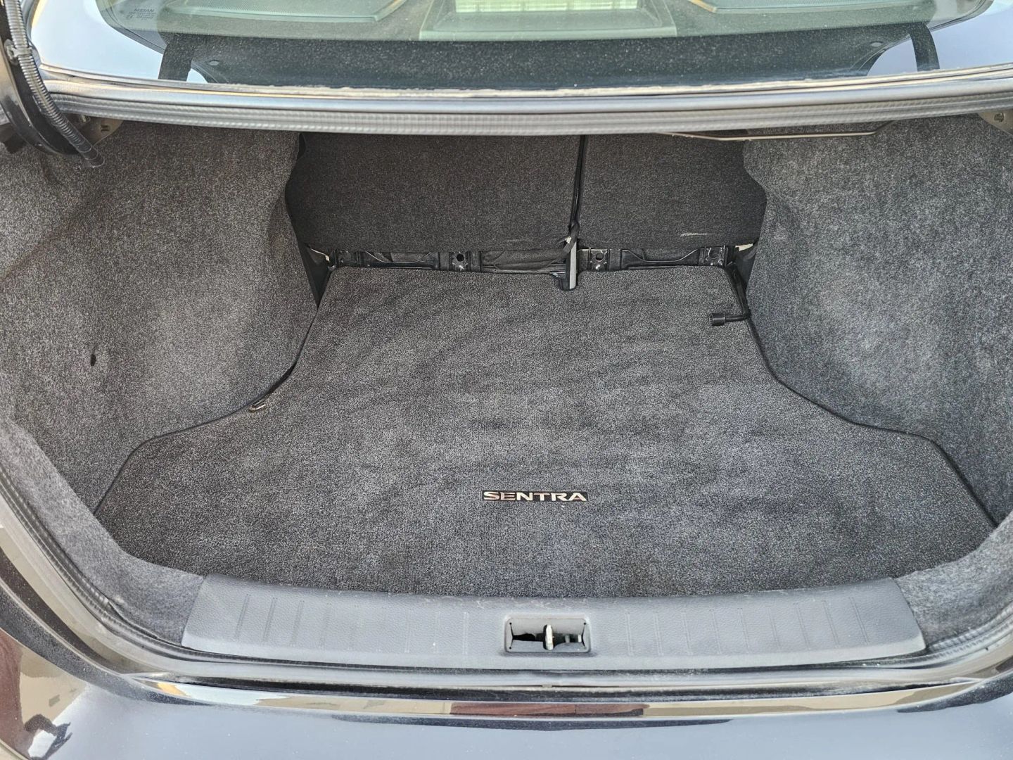 Photo 18 of this Nissan Sentra