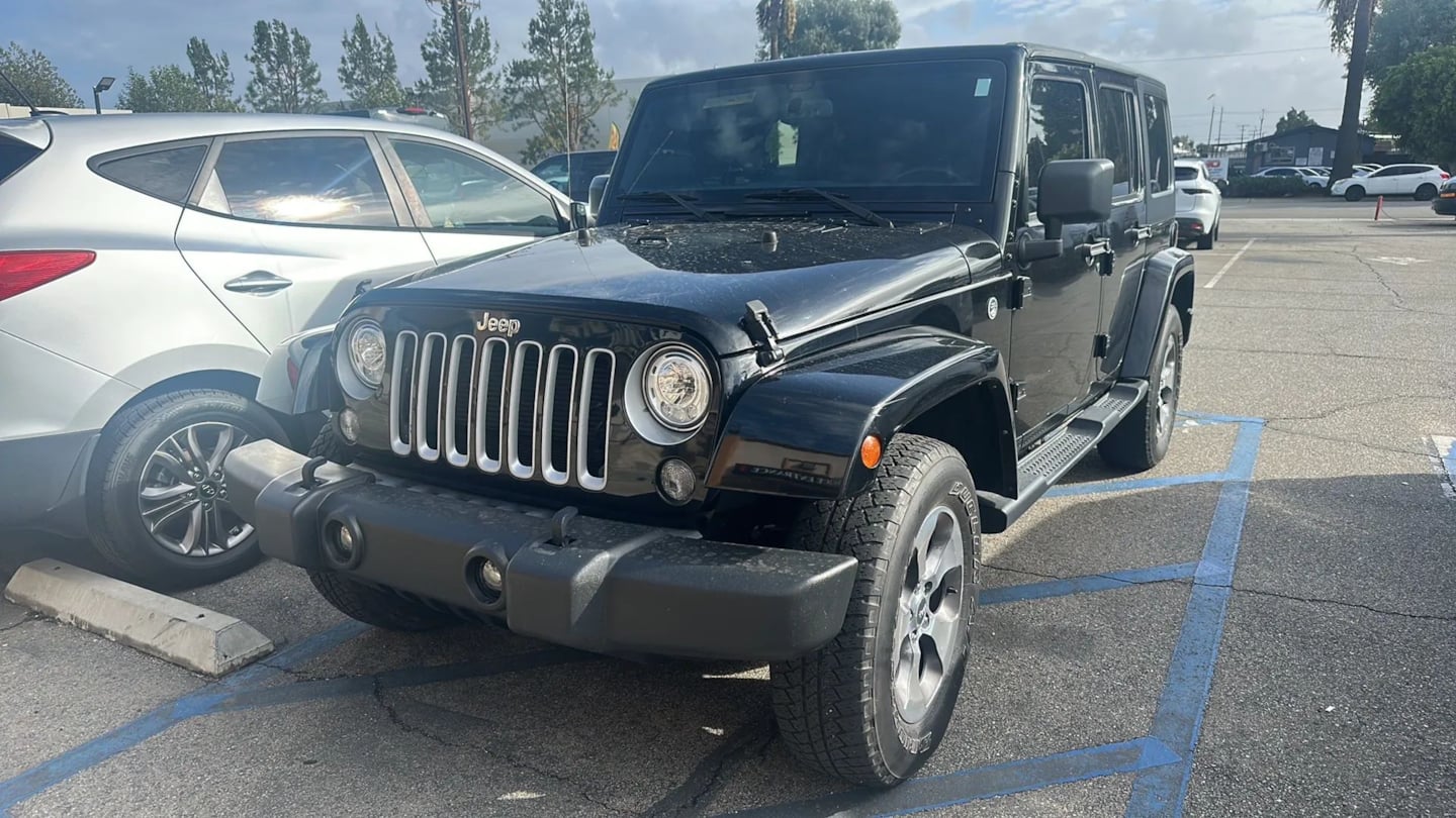 Jeep Wrangler JK photo 2