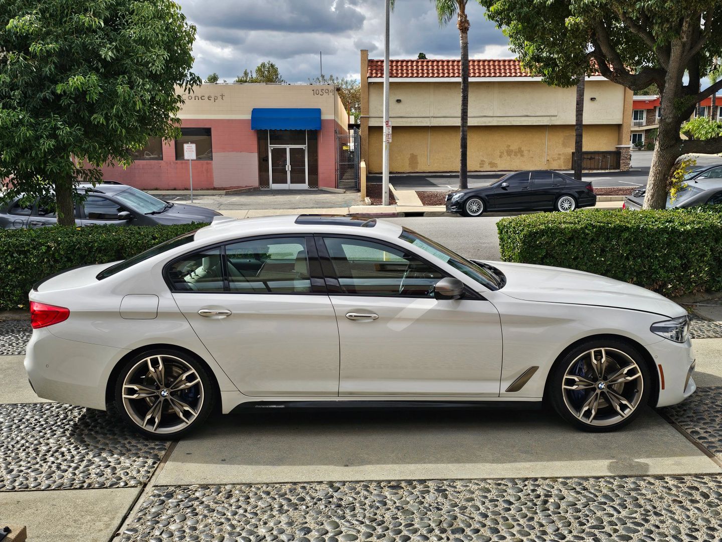 Photo 4 of this BMW 5 Series