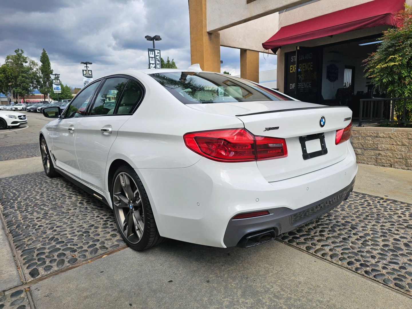 Photo 7 of this BMW 5 Series