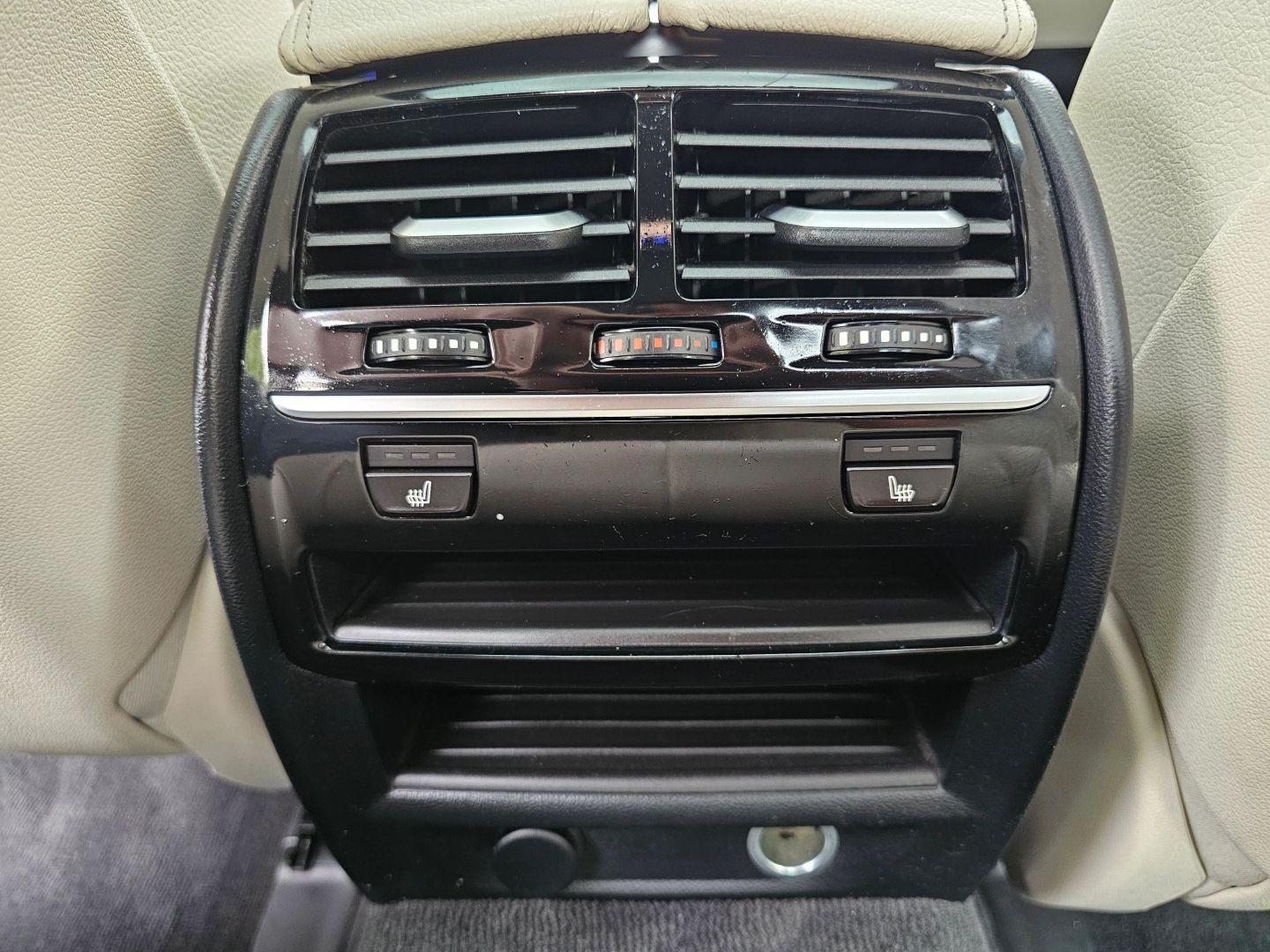 Photo 20 of this BMW 5 Series