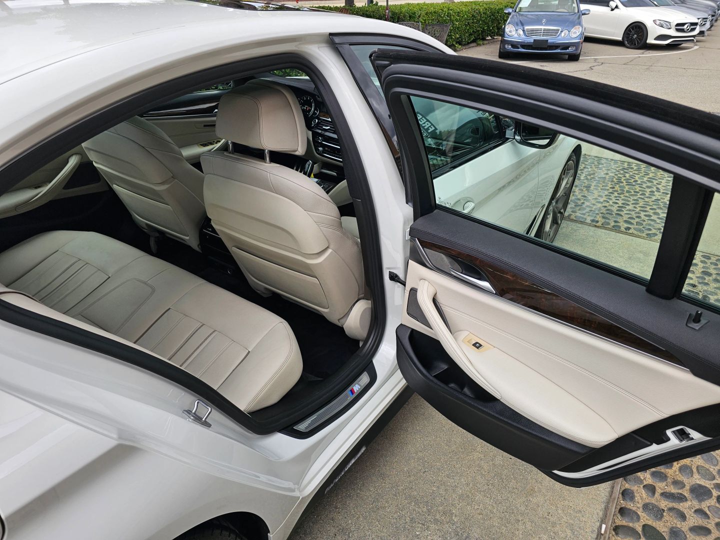 Photo 23 of this BMW 5 Series