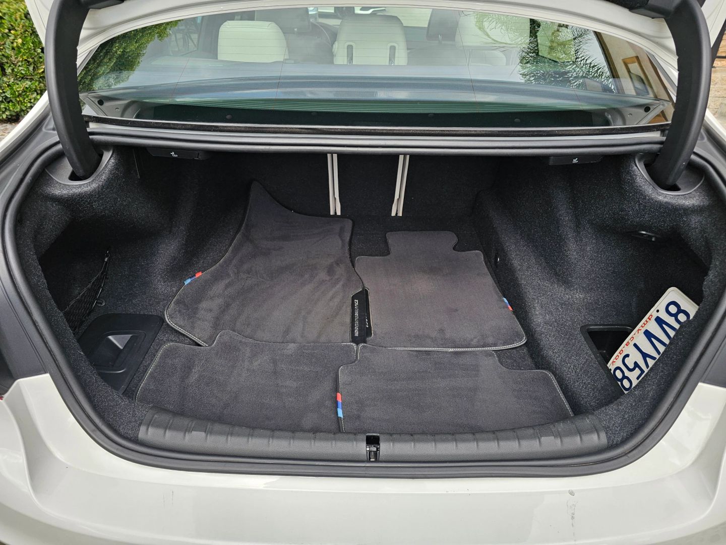 Photo 26 of this BMW 5 Series