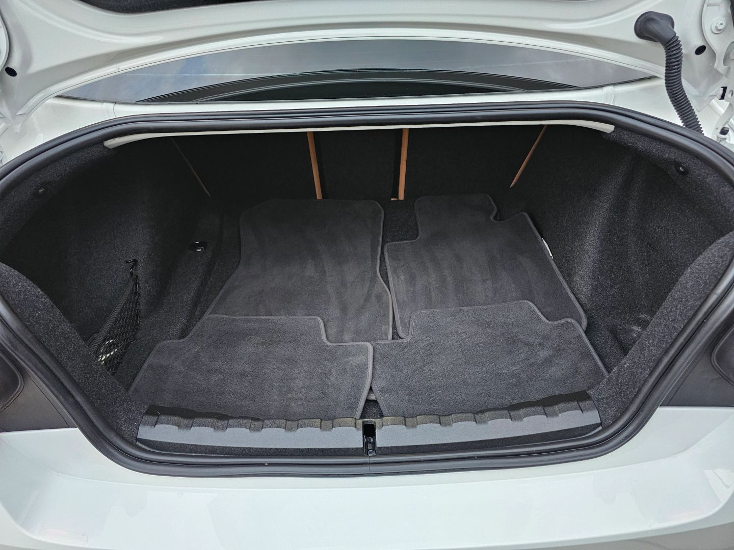 Photo 26 of this BMW 2 Series
