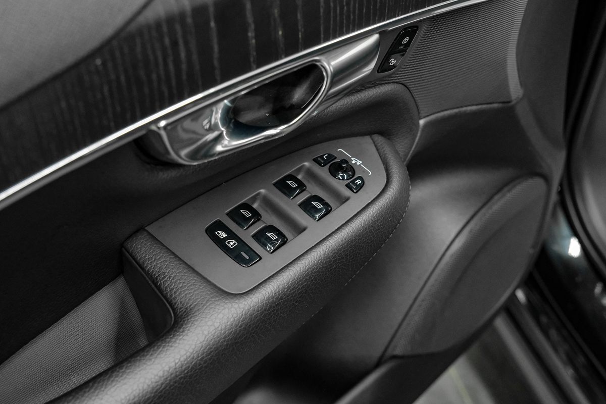 2020 Volvo XC90 Momentum - Photo 37