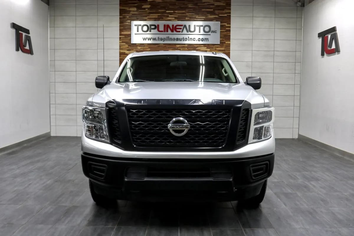 Nissan Titan photo 3
